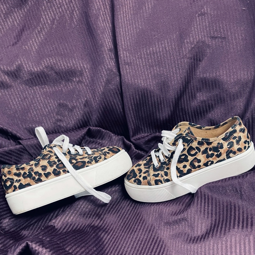 Super Comfort Memory Foam Sole Leopard Print Platform Sneakers - Picture 3 of 7